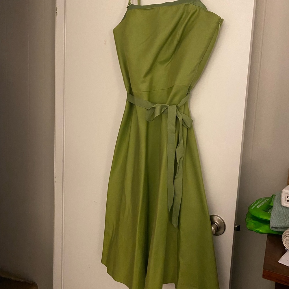 Classic Ann Taylor Dress. Has detachable spaghetti straps. Side zipper